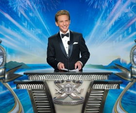 “Celebramos un Aniversario de Plata del Freewinds en el despertar de una era más allá que cualquier otra. Hace tan solo seis meses, lanzamos nuestra Edad de Oro de la Tecnología Fase II y hoy, más scientologists que nunca en la historia ascienden El Puente a la libertad espiritual. Y por tanto, no es sino lógico que nos reunamos abordo del Freewinds, a donde todo scientologist está destinado en última estancia. Y es aún más apropiado, dada la gran misión humanitaria de este barco: crear un mundo donde todo el mundo pueda ascender a vistas nunca imaginadas”. — Sr. David Miscavige, Presidente de la Junta de Religious Technology Center