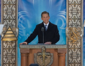 El Sr. David Miscavige, Presidente de la Junta de Religious Technology Center y líder eclesiástico de la religión de Scientology, inauguró la nueva Iglesia de Scientology de Québec. 