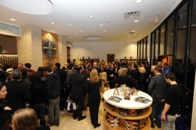 Después del corte de la cinta en el edificio completamente renovado ubicado en el número 2761 de Emerson Avenue, los scientologists e invitados dieron un recorrido por la nueva Iglesia de Scientology y Centro de Celebridades de Las Vegas. 