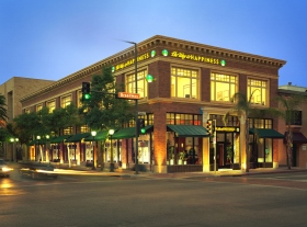 La Fundación de El Camino a la Felicidad en Glendale, California.